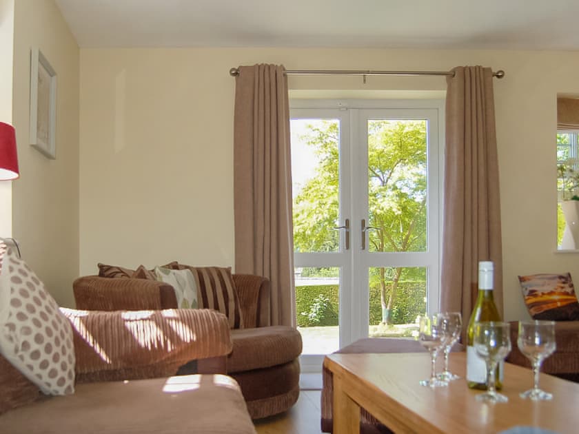 Living room | Glan Yr Afon - Lounge Holidays, Dolgellau