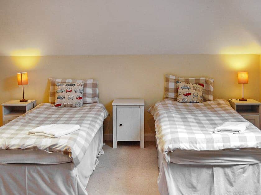 Twin bedroom | Glan Yr Afon - Lounge Holidays, Dolgellau
