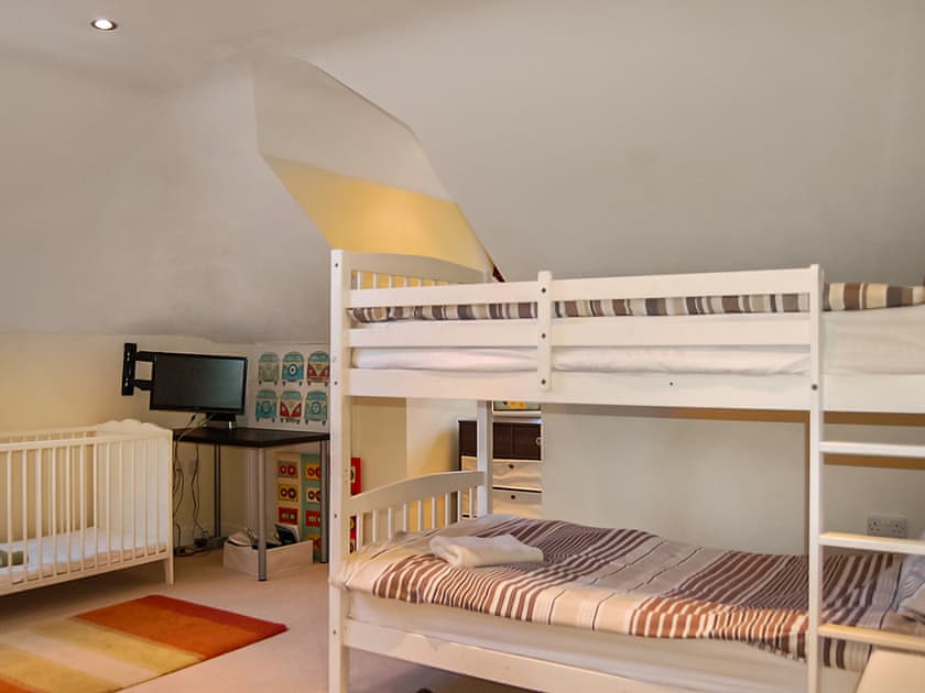 Bunk bedroom | Glan Yr Afon - Lounge Holidays, Dolgellau