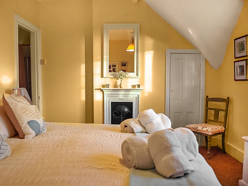 Double bedroom | Min Afon Sea View Cottage, Llanaber, near Barmouth