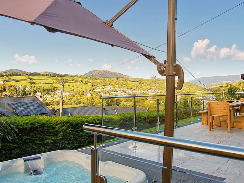 Hot tub | Paradwys, Dolgellau