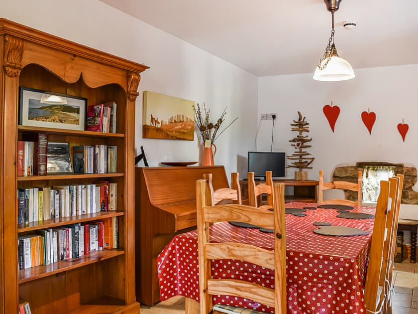Dining room | Honeysuckle Cottage, Pennard