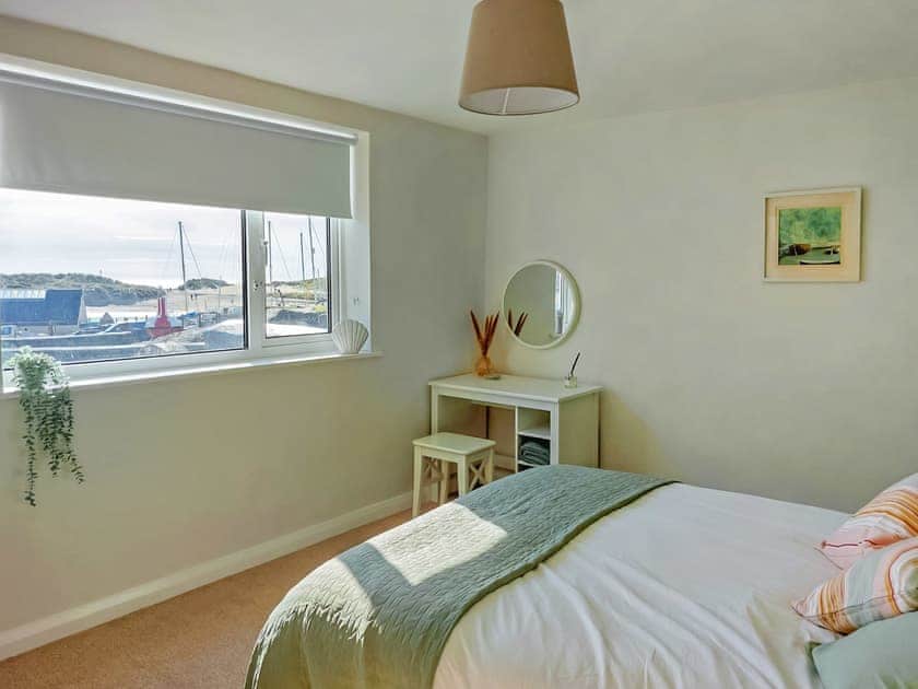 Double bedroom | Craig View Fishermans Cottage - Lounge Holidays, Barmouth