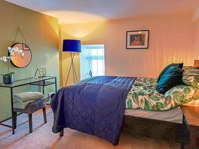 Double bedroom | Craig View Fishermans Cottage - Lounge Holidays, Barmouth