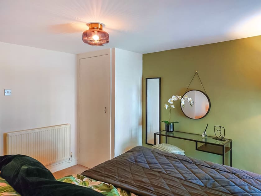 Double bedroom | Craig View Fishermans Cottage - Lounge Holidays, Barmouth