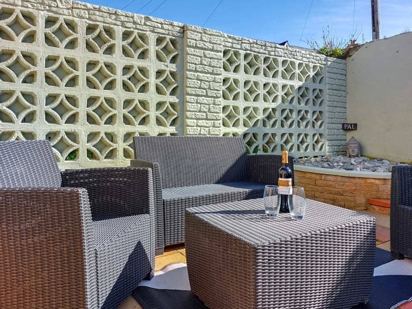 Sitting-out-area | Craig View Fishermans Cottage - Lounge Holidays, Barmouth