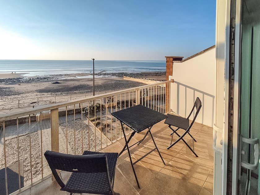 Sitting-out-area | Four Degrees West Beach House, Tywyn