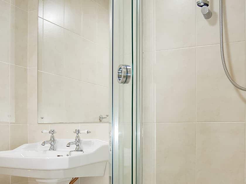 Bathroom | Four Degrees West Beach House, Tywyn