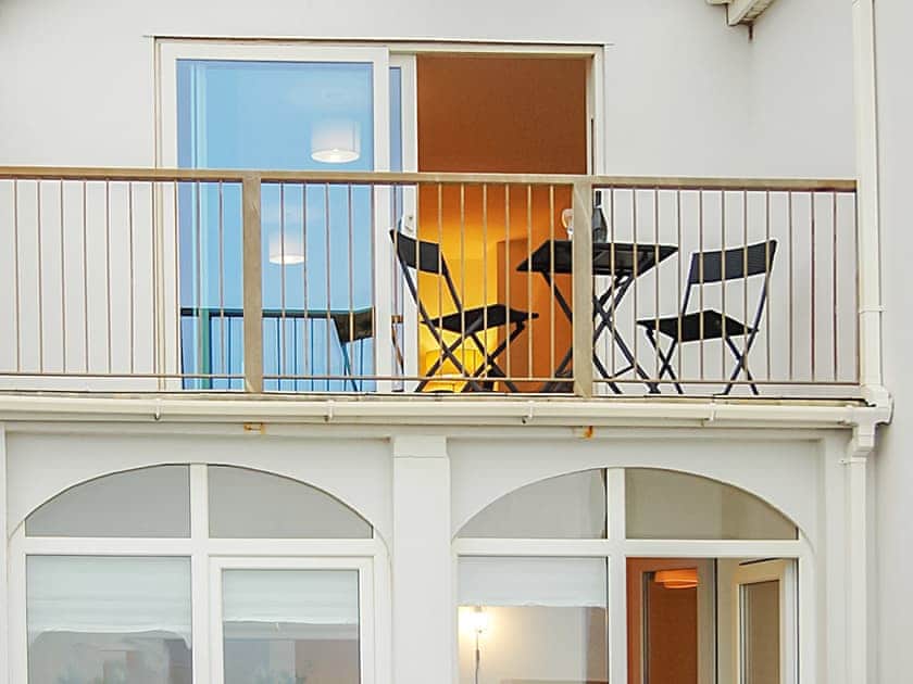 Sitting-out-area | Four Degrees West Beach House, Tywyn