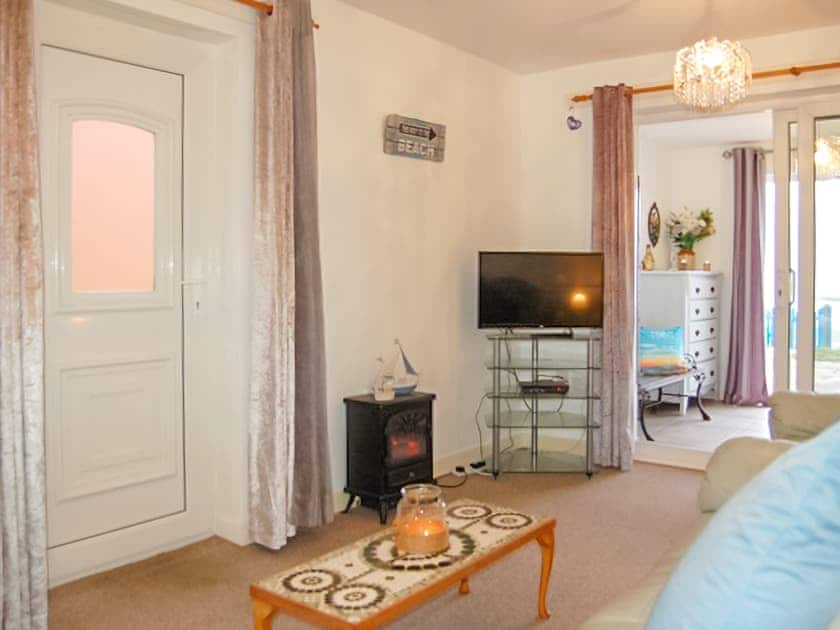 Living room | Seagull Haven Beach House - Lounge Holidays, Tywyn