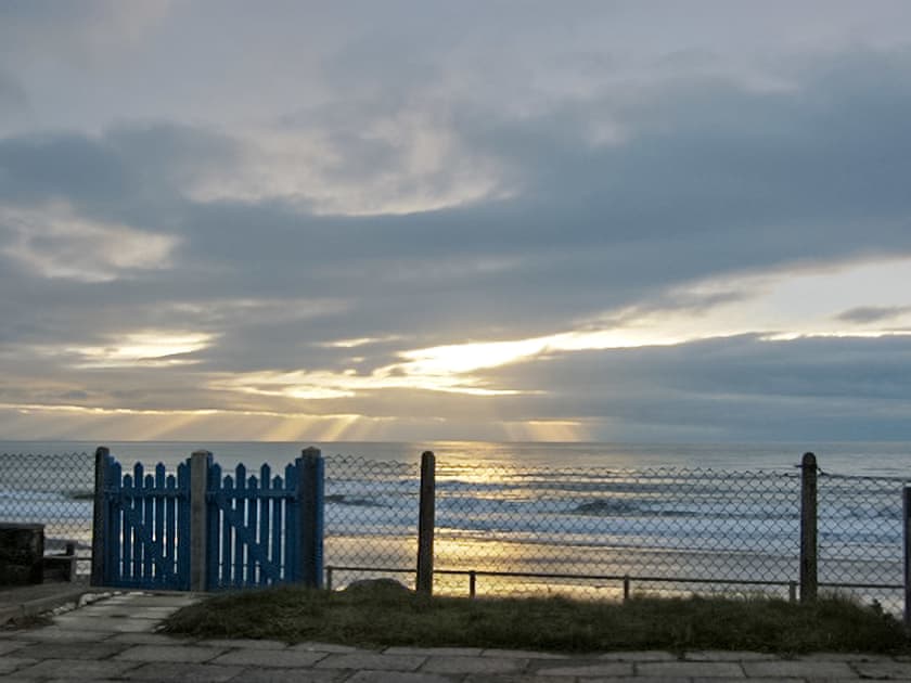 Beach | Seagull Beach House - Lounge Holidays, Tywyn