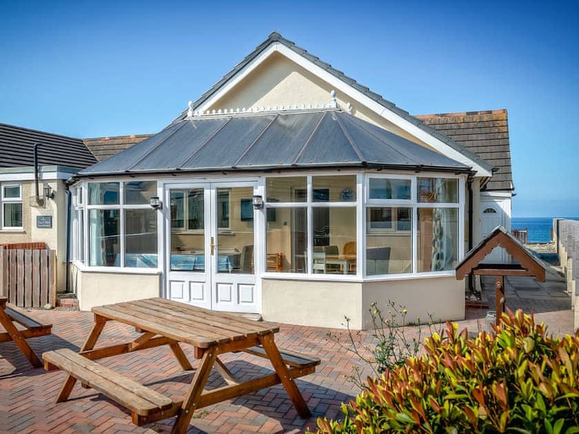 Surrounding area | Sound Of The Sea, Tywyn