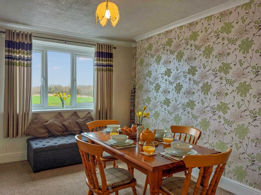 Dining Area | South View Cottage, Fairbourne