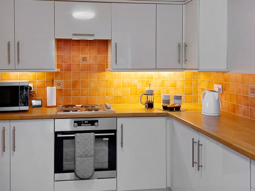 Kitchen | South View Cottage, Fairbourne