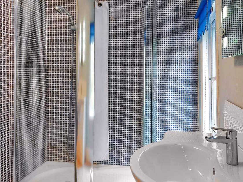 Bathroom | South View Cottage, Fairbourne