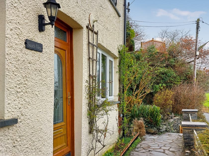 Outdoor area | South View Cottage, Fairbourne
