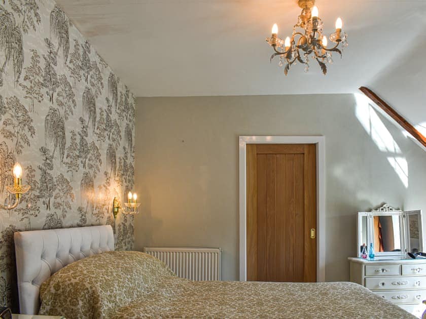 Double bedroom | Willow Tree Cottage, Angarrack, near Hayle