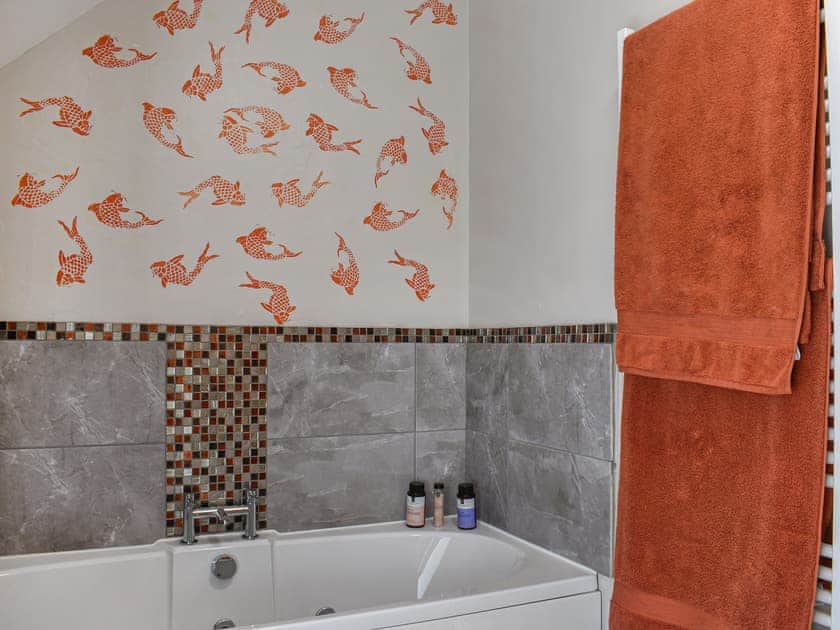 Bathroom | Willow Tree Cottage, Angarrack, near Hayle