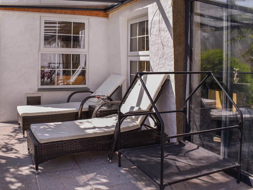 Sitting-out-area | Willow Tree Cottage, Angarrack, near Hayle