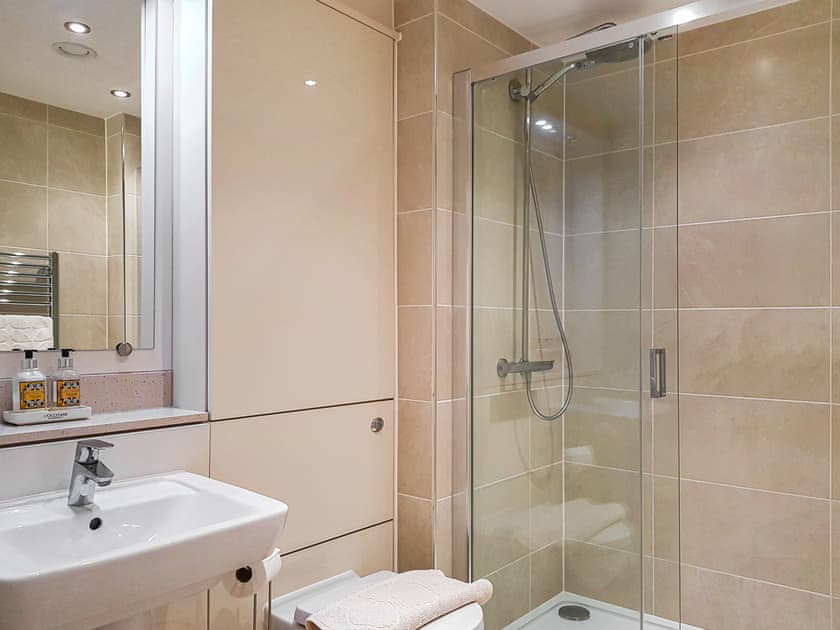 En-suite bathroom  | Torrance at Abbey Park Avenue, St Andrews