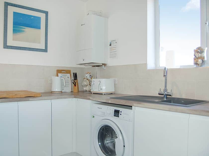 Kitchen | Chwerthin Y Mor Beach House, Aberdovey