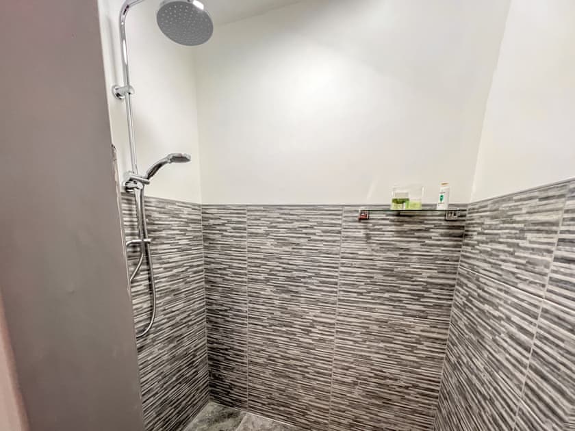Bathroom | Emmotland Retreat - Emmotland Holidays, Driffield
