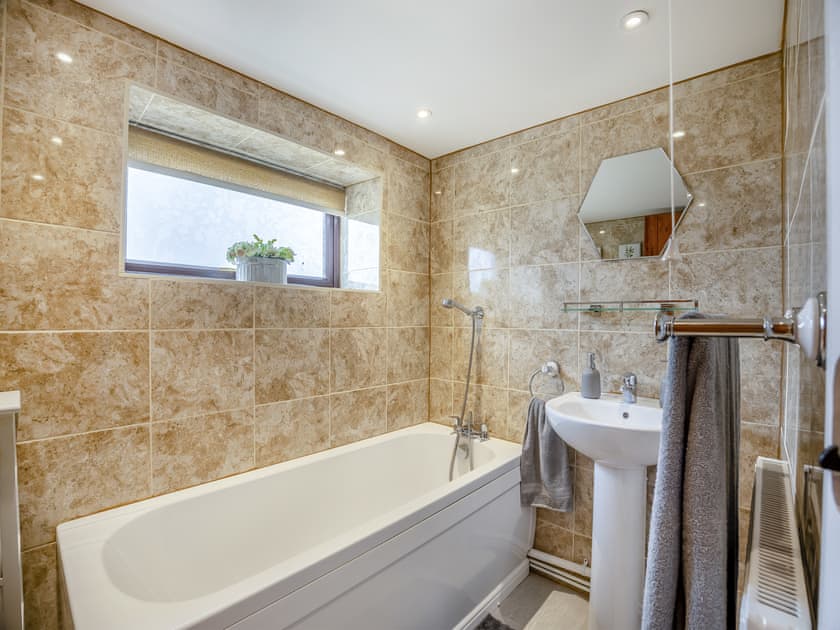 Bathroom | Huntspill Cottage, Holbeach Bank, near Spalding