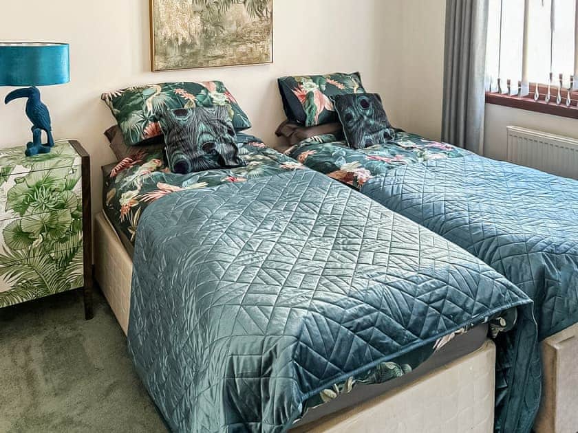 Twin bedroom | Willow Lodge, Macduff, near Banff