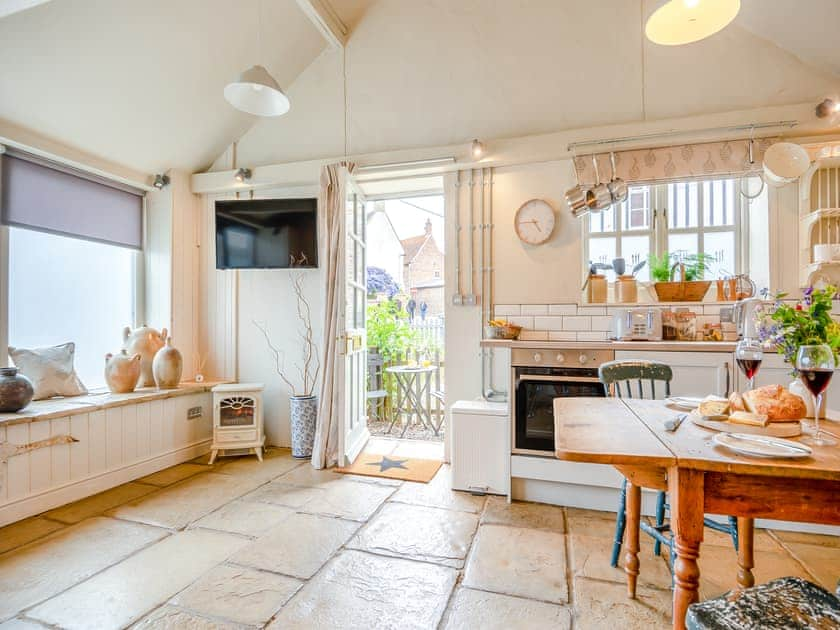 Open plan living space | The Old Candle Shop, Walsingham, Wells-next-the-Sea