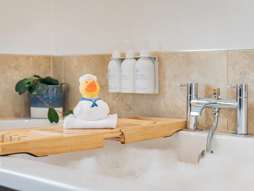 Bathroom | Weavers Cottage, Kirkby Lonsdale