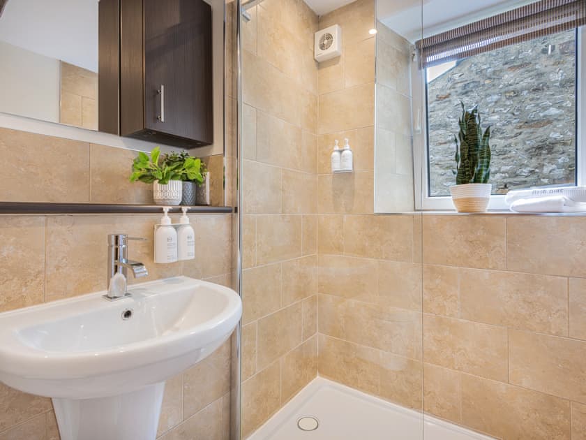 Bathroom | Weavers Cottage, Kirkby Lonsdale