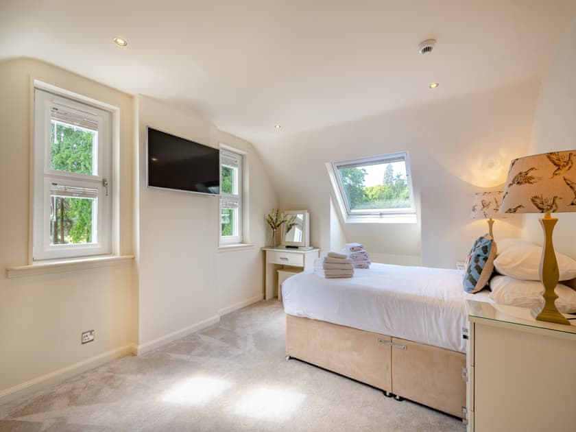 Double bedroom | Duck Bay Cottage 1 - Duck Bay Cottages, Alexandria, near Loch Lomond