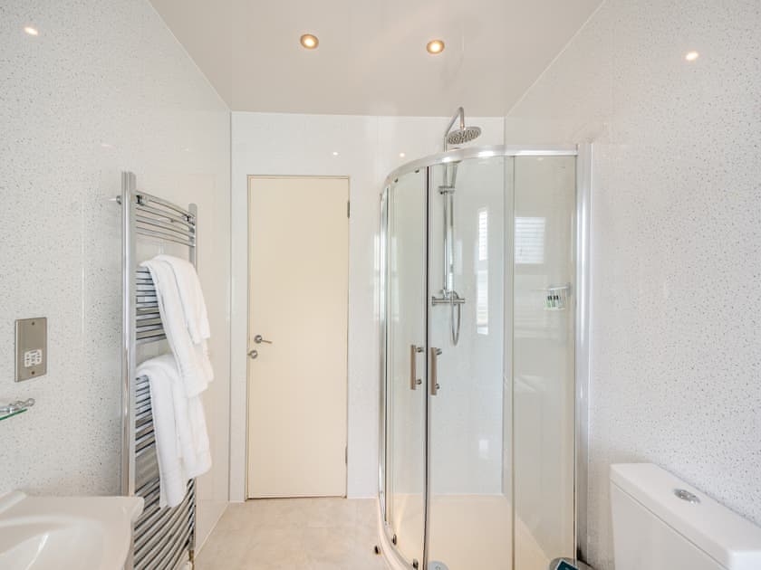 Bathroom | Duck Bay Cottage 1 - Duck Bay Cottages, Alexandria, near Loch Lomond