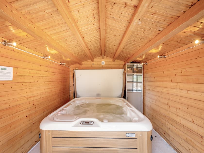 Hot tub | Duck Bay Cottage 2 - Duck Bay Cottages, Alexandria, near Loch Lomond