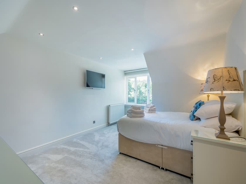 Double bedroom | Duck Bay Cottage 2 - Duck Bay Cottages, Alexandria, near Loch Lomond