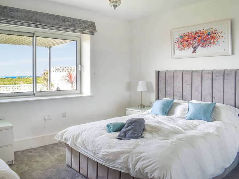 Twin bedroom | Seaside Place, Shoreham-by-Sea, near Brighton