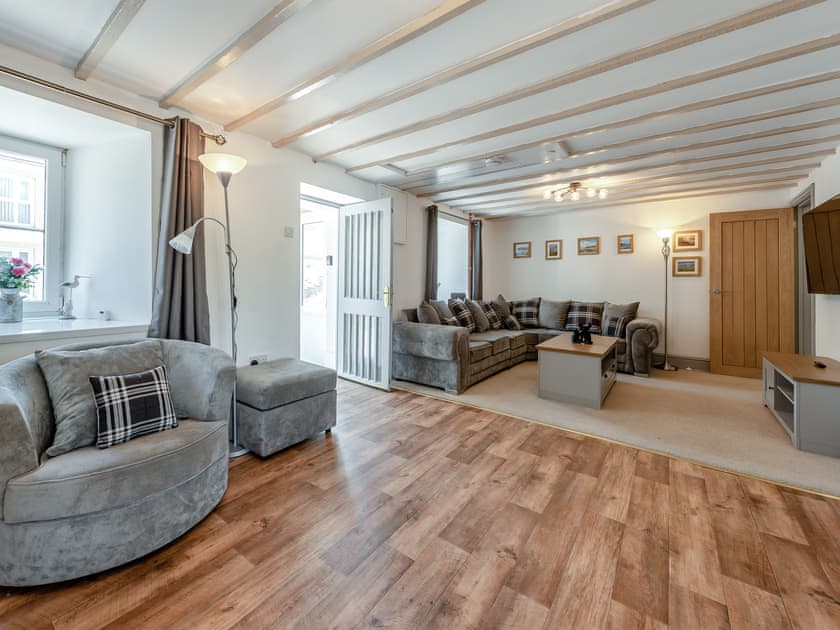 Living room | Snowdrop, Eglwyswrw