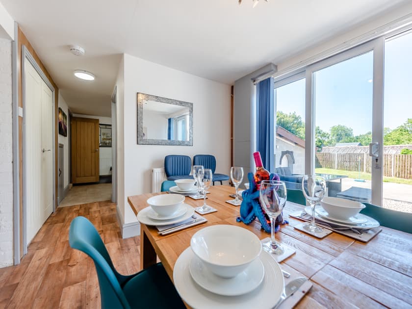 Dining room | Snowdrop, Eglwyswrw