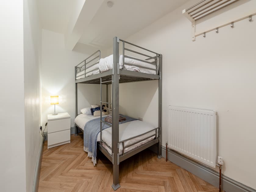 Bunk bedroom | Snowdrop, Eglwyswrw