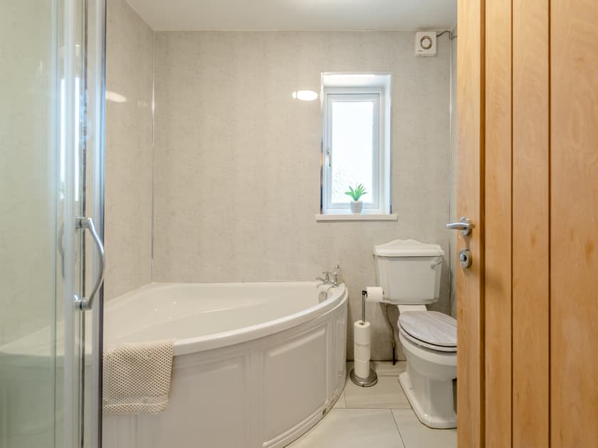 Bathroom | Snowdrop, Eglwyswrw