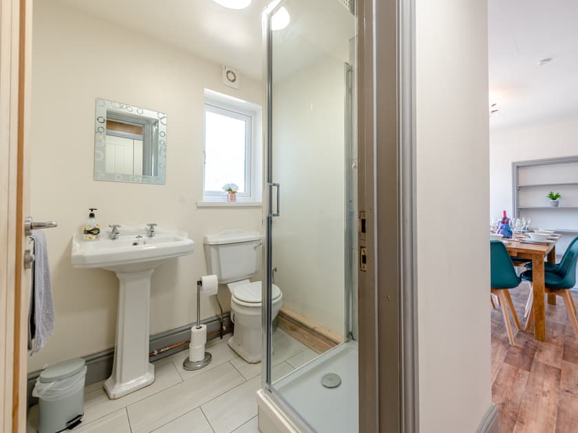 Shower room | Snowdrop, Eglwyswrw