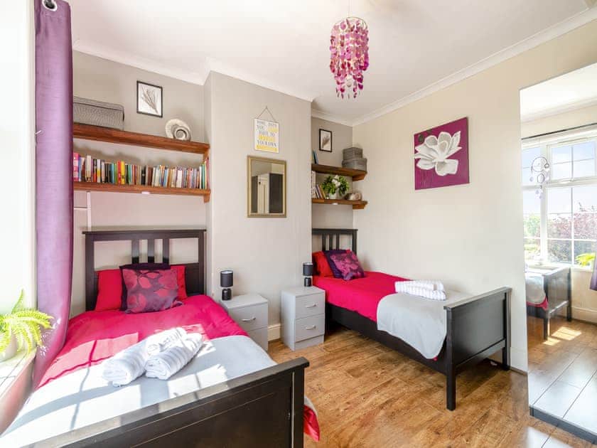 Twin bedroom | Oakdale Lodge, Hopwood, Nr Alvechurch