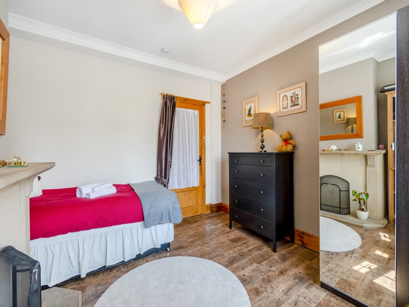 Single bedroom | Oakdale Lodge, Hopwood, Nr Alvechurch