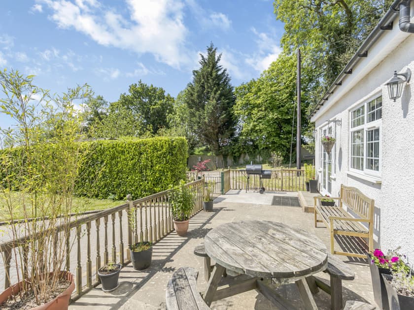 Sitting-out-area | Oakdale Lodge, Hopwood, Nr Alvechurch