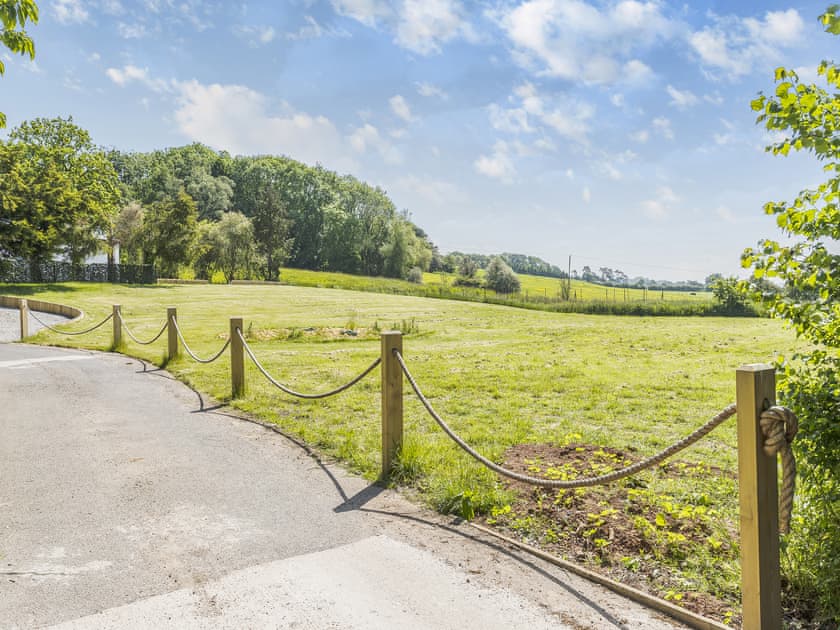 Driveway | Oakdale Lodge, Hopwood, Nr Alvechurch