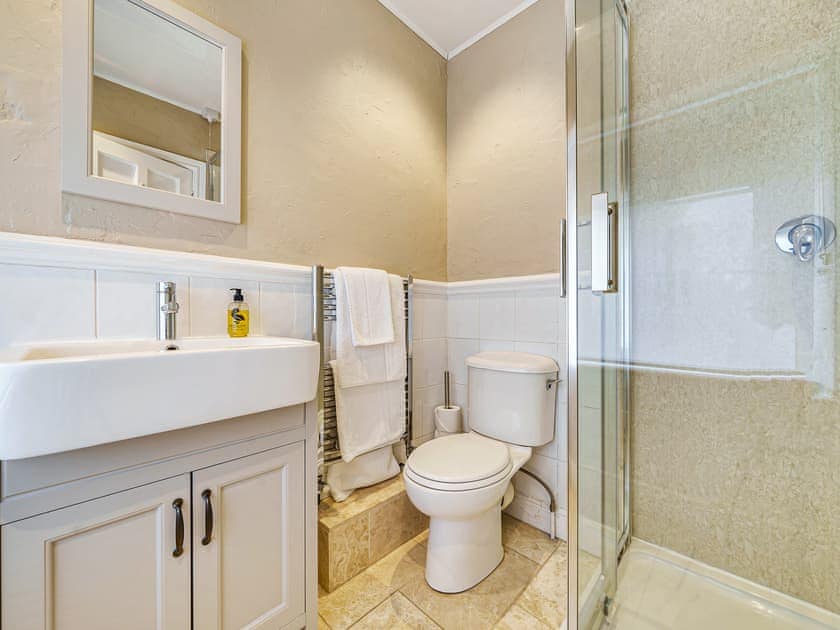 En-suite | Boston House - The Terrace, Windermere