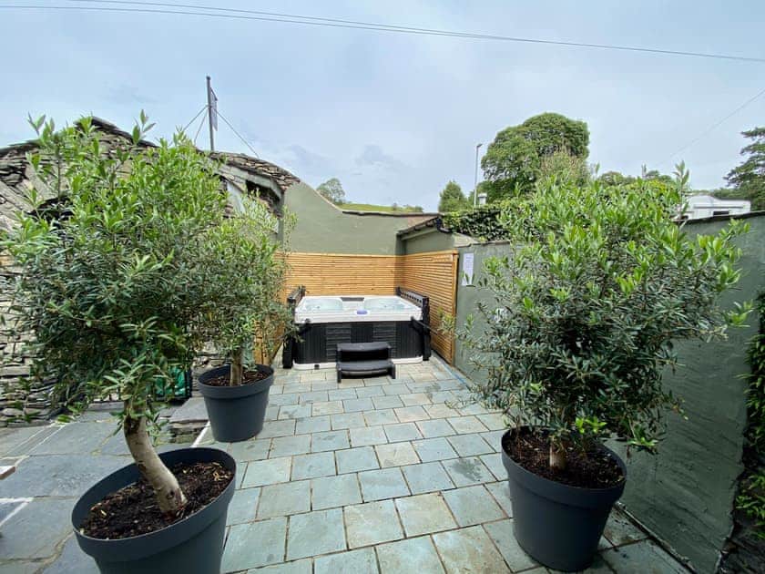 Hot tub | Boston House - The Terrace, Windermere