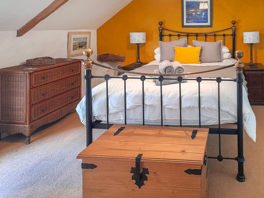 Double bedroom | River Cottage - Chypons Farm, Nancledra, near St Ives