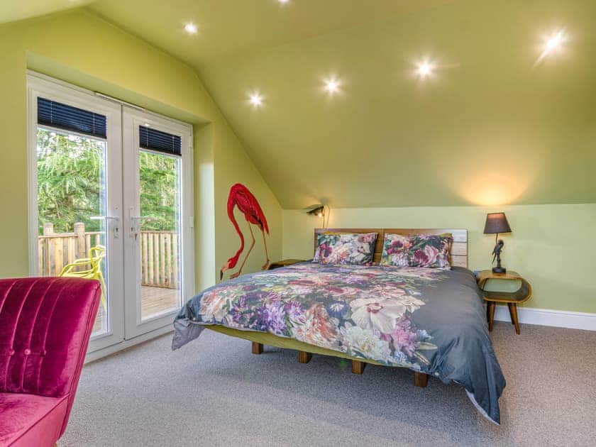 Double bedroom | The Aviary - Butterbee Cottages, Tamar Valley