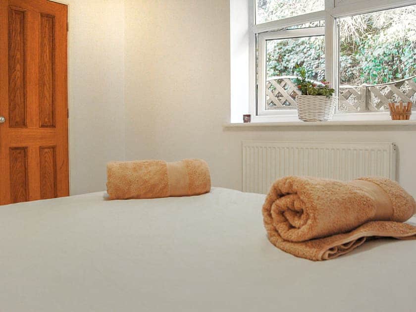 Double bedroom | Tawel Fryn, Llanelltyd, near Dolgellau